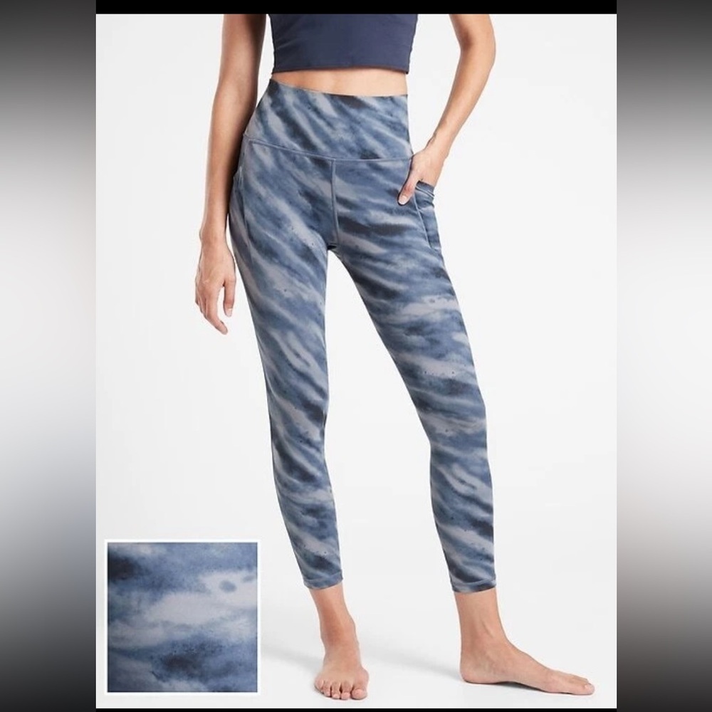 Athleta Blue Grey Salutation Stash Pocket 7/8 II Tight Leggings Small